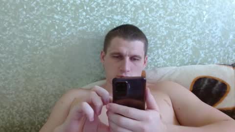 Snapshot of poliglotjoe chatting on February 25, 11:21 am Poliglot online show from February 25, 11:21 am