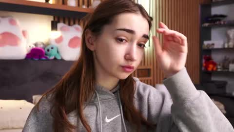 Polly online show from February 19, 7:51 am