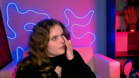 Polly online show from April 13, 2:10 pm