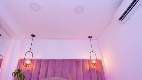 POLLY online show from April 15, 10:29 am