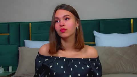 Polly online show from September 13, 6:16 am