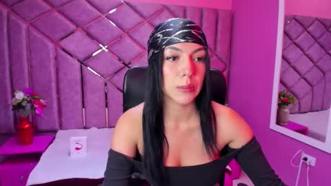 Snapshot of poly_sasha_ chatting on September 21, 3:43 am poly sasha online show from September 21, 3:43 am