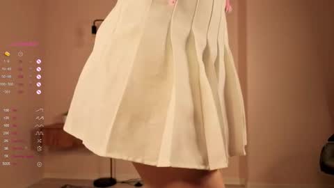 Agnes online show from November 8, 9:40 pm