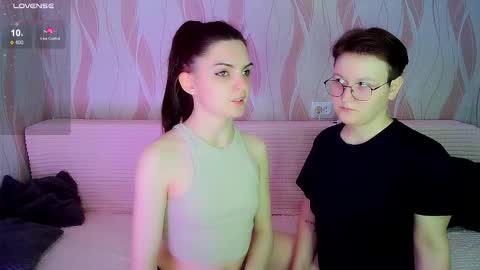 Ana and Tati online show from October 27, 7:58 pm