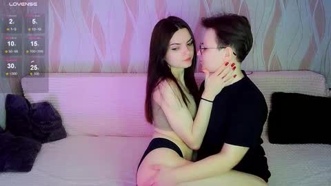 Ana and Tati online show from December 3, 7:25 pm