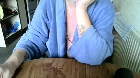 Snapshot of poshman65 chatting on January 26, 11:50 am poshman65 online show from January 26, 11:50 am