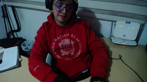 powerfulzeus2 online show from October 17, 2:48 am