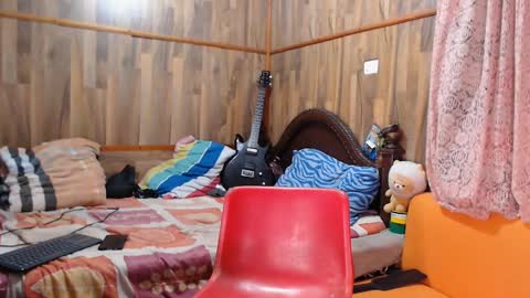 Snapshot of powertwinky chatting on February 1, 5:49 am chris independent  online show from February 1, 5:49 am