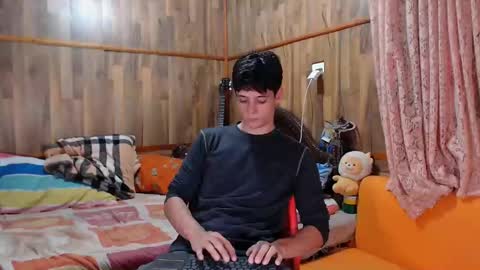 Snapshot of powertwinky chatting on February 7, 10:09 pm chris independent  online show from February 7, 10:09 pm