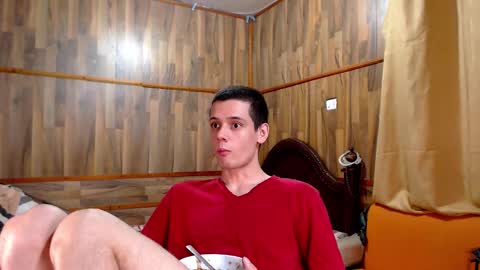 Snapshot of powertwinky chatting on September 24, 3:02 am chris independent  online show from September 24, 3:02 am