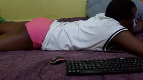 Snapshot of precious_nesh chatting on September 27, 7:50 am precious_nesh online show from September 27, 7:50 am