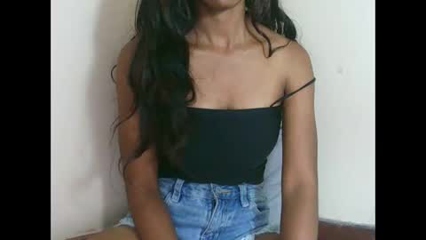 prettiethalia online show from October 23, 7:54 am