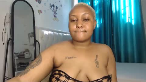 Snapshot of pretty_annah chatting on February 10, 1:22 pm Annah online show from February 10, 1:22 pm