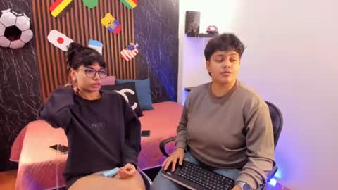 pretty_honey22 online show from June 20, 2:07 am