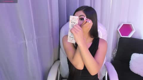 pretty online show from March 7, 12:16 pm