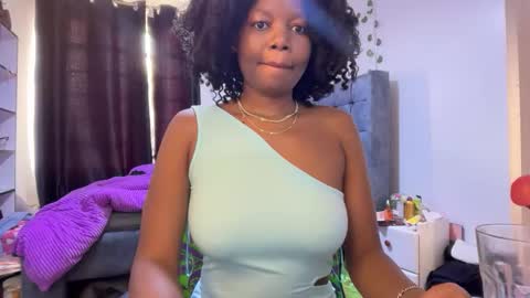 Pretty peaches online show from March 16, 4:26 am