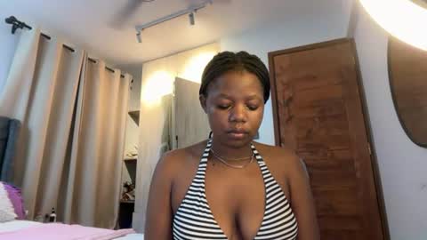 Pretty peaches online show from June 21, 11:33 pm