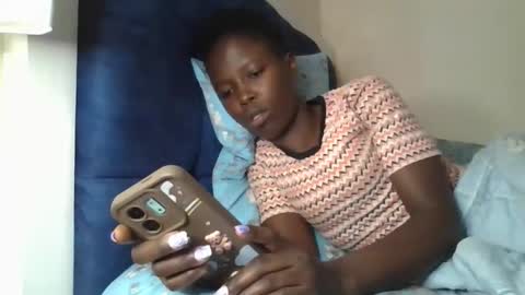 pretty_petite_ebony online show from December 5, 9:19 am