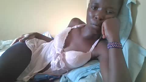 pretty_petite_ebony online show from February 16, 2:32 pm