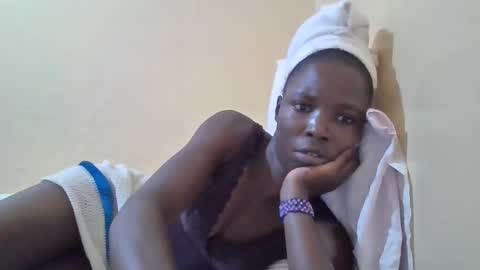 pretty_petite_ebony online show from March 1, 6:00 pm