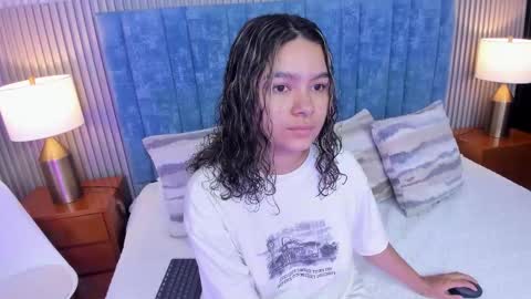 Daisy Flower online show from March 17, 2:05 am