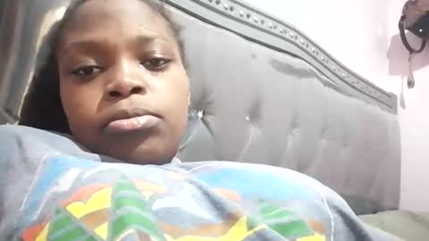 Snapshot of prettybabe02 chatting on September 12, 10:50 am SaraCattra online show from September 12, 10:50 am