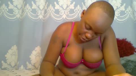 SHANIA online show from April 8, 10:40 am