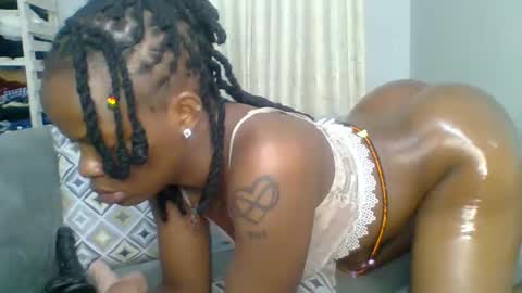 PrettyEla online show from November 28, 1:02 am