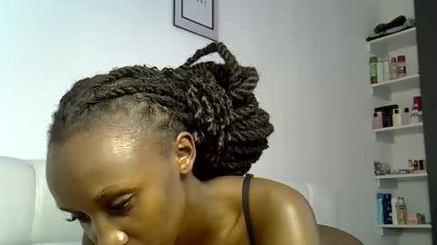 Pretty darkskin doll online show from January 16, 9:18 am