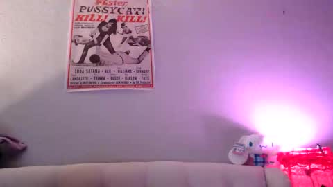 pretty girl opal  lightskin dick online show from January 6, 6:56 pm