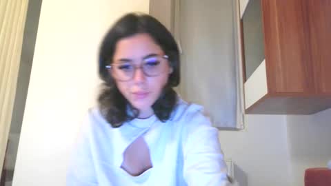 prettyjulliette online show from October 19, 6:23 pm