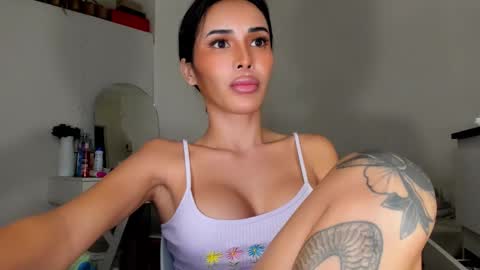 Jovill Mays online show from October 31, 2:06 pm