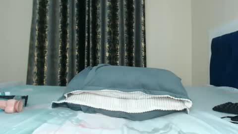 Snapshot of prettyliz1999 chatting on October 22, 9:16 pm Lizzy online show from October 22, 9:16 pm