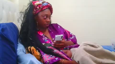 prettylondond online show from July 18, 10:12 pm