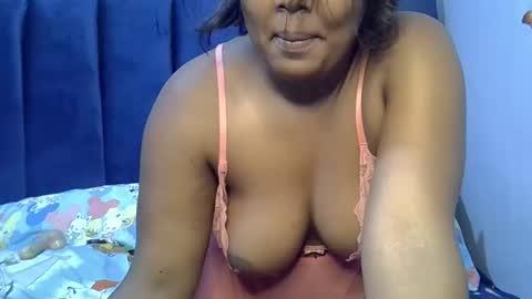 Snapshot of prettymel_ chatting on October 11, 9:40 pm prettymel_ online show from October 11, 9:40 pm