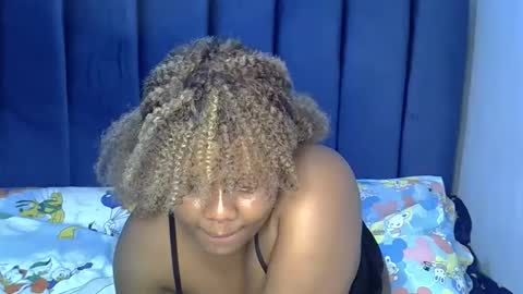 Snapshot of prettymel_ chatting on September 25, 9:22 pm prettymel_ online show from September 25, 9:22 pm