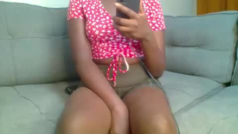 Snapshot of prettyqueen254 chatting on January 26, 9:40 pm pretty queen online show from January 26, 9:40 pm