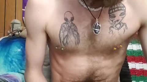 prettysolidd7 online show from January 3, 11:44 pm