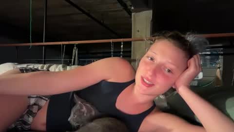 Dahlia online show from October 26, 5:52 am