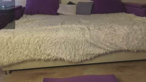 Kitty online show from April 11, 7:45 am