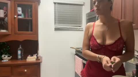 prettyyykittyyy22 online show from April 3, 12:39 am