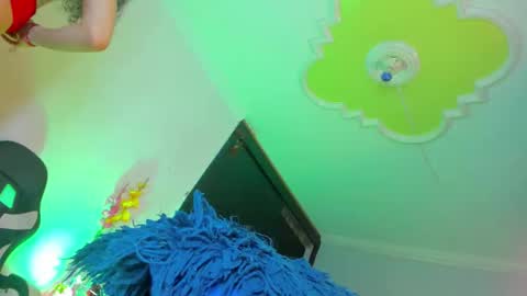 pretygirltsxxx online show from April 10, 6:34 pm