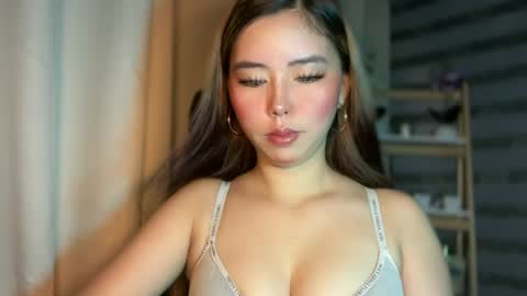 TINA  online show from August 5, 1:13 am