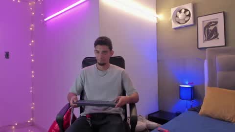 prince_arthur77 online show from March 5, 1:06 pm