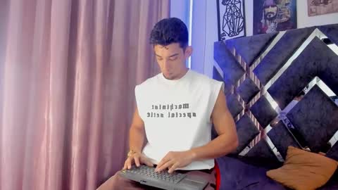 prince_arthur77 online show from October 1, 1:43 pm