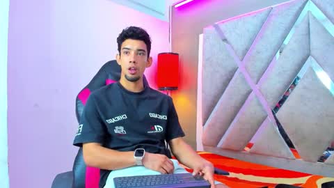 prince_arthur77 online show from January 9, 2:55 pm