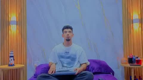 prince_arthur77 online show from June 6, 2:56 pm