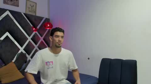 prince_arthur77 online show from February 25, 1:10 pm