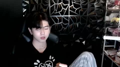 princecalix online show from July 15, 5:17 pm