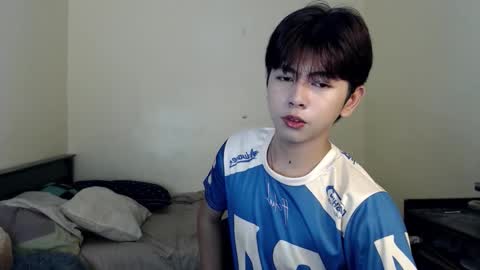 Snapshot of princecalix chatting on October 15, 3:32 am princecalix online show from October 15, 3:32 am